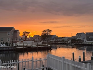 6 Travelers Way, Bayville, NJ 08721