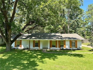 421 Edgewood Dr, Pineville, LA 71360