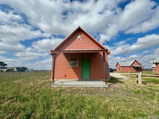 573 Texas 97 Unit 116, Floresville, TX 78114