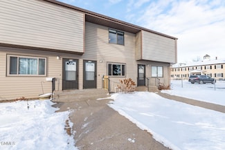 316 Willow Ln Unit 316, Bismarck, ND 58504