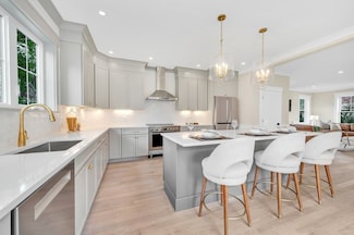 152 Renfrew St, Arlington, MA 02476