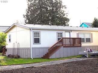 415 S 3rd St, Saint Helens, OR 97051
