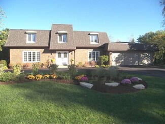 121 Rue Touraine, Deer Park, IL 60010