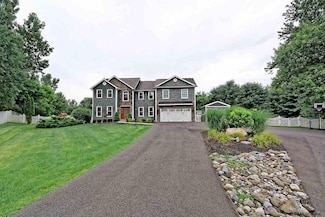 269 Longhouse Ln, Slingerlands, NY 12159