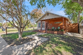 618 S 7th St, Waco, TX 76706
