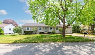3 Old Tavern Ln, Greenville, RI 02828