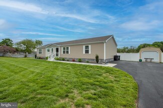 318 Shorty Ln, Smyrna, DE 19977
