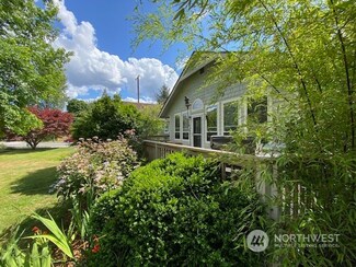 8366 Maple Ave SE, Snoqualmie, WA 98065