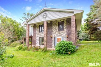 1068 Western Rd, Henry, IL 61537