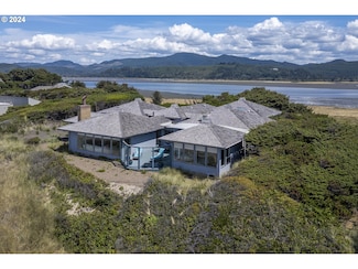 28 Spouting Whale Ln, Gleneden Beach, OR 97388