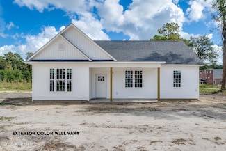 318 G1 Log Cabin Rd, Teachey, NC 28464