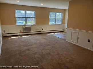 31 Manchester Ct Unit A, Freehold, NJ 07728