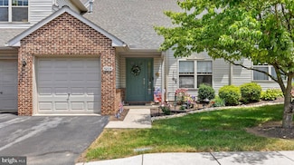 5204 Cobblestone Dr, Mechanicsburg, PA 17055