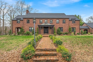 28 Northfield Rd, Glen Cove, NY 11542