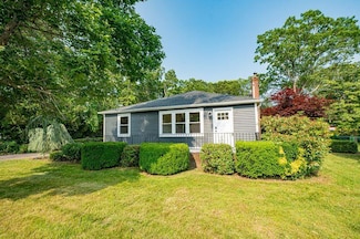 145 Cambon Ave, Saint James, NY 11780