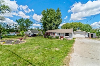 225 NW 50th Place, Des Moines, IA 50313