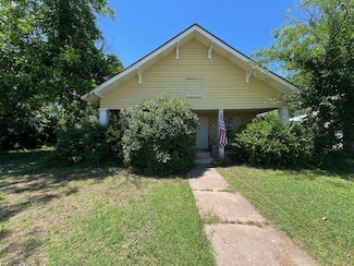 408 Arch St, Baird, TX 79504