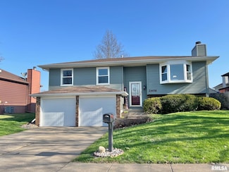 2406 W 60th St, Davenport, IA 52806