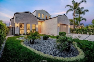 16711 Moorpark St, Encino, CA 91436