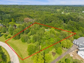 3N165 Woodcrest Ct, Campton Hills, IL 60119
