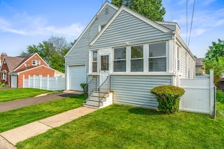 41 Cromwell St, Hartford, CT 06114