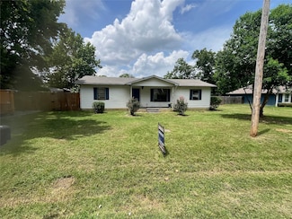 301 Walnut St, Chandler, TX 75758
