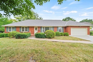 4326 S Cromwell Dr, Independence, MO 64055