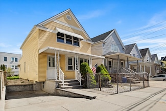 125 W 13th St, Bayonne, NJ 07002