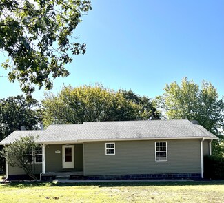 6281 Old 60 Dr, Neosho, MO 64850