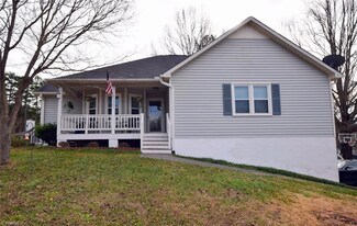 1505 Kenwalt Dr, Clemmons, NC 27012