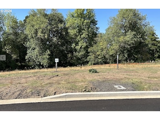 1587 NW Pinehurst Dr Unit 69, McMinnville, OR 97128
