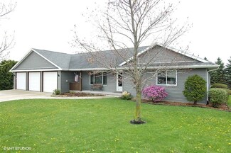 409 Colby Cir, Iron Ridge, WI 53035