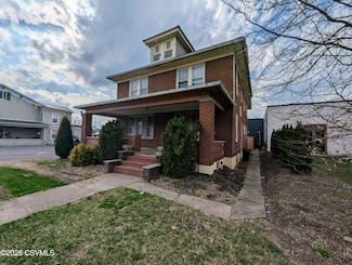 326 N Market St, Selinsgrove, PA 17870
