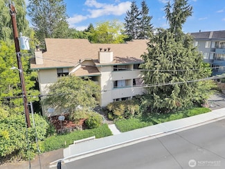 3024 NE 143rd St Unit 304, Seattle, WA 98125