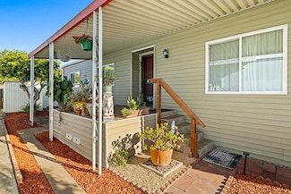 5750 Via Real Unit 204, Carpinteria, CA 93013