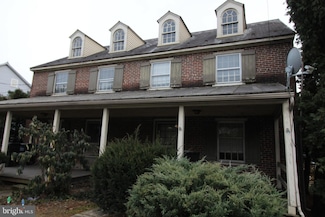 1076 Main St, East Earl, PA 17519