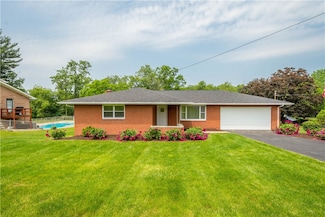 13 Magnolia St, Ellsworth, PA 15331