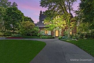 2702 Robinson Rd SE, Grand Rapids, MI 49506