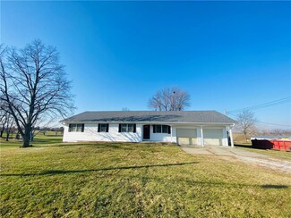 1004 S Hughes St, Hamilton, MO 64644