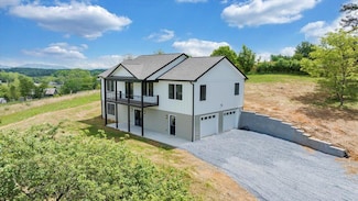 5152 Roanoke Rd, Troutville, VA 24175