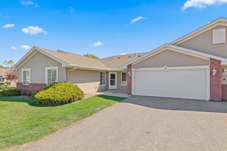 25610 Park Ln, Excelsior, MN 55331