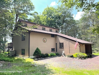 78 Ingrid Dr, Clifton Township, PA 18424