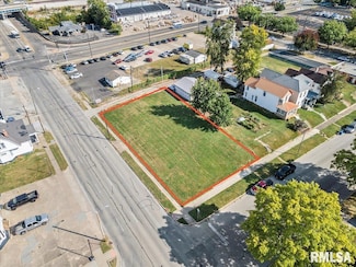 702 S 8th St, Southern View, IL 62703