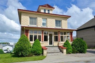 24 Otter St, Alexandria Bay, NY 13607