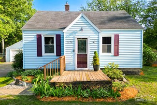 1426 W Lakewood Blvd, Holland, MI 49424