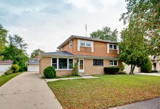 1411 S Birch Dr, Mount Prospect, IL 60056