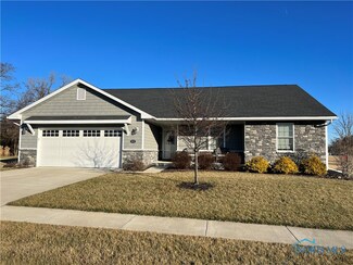 1025 Indian Ridge Dr, Bowling Green, OH 43402