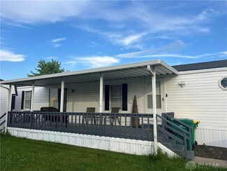 11042 Oakwood Village Blvd, Miamisburg, OH 45342