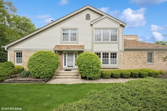1924 W Ashbury Ln Unit 16C, Inverness, IL 60067