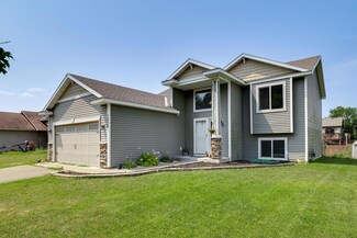 1230 Deer Haven Dr SE, Isanti, MN 55040